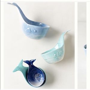 NEW cute Anthropologie Whale measuring cups